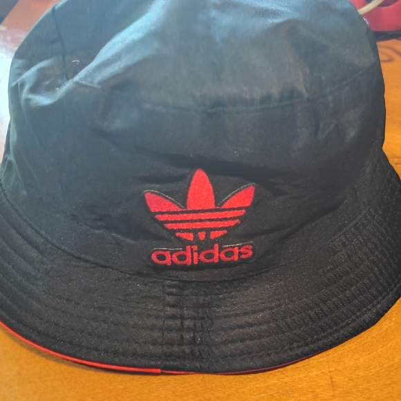 Adidas Black Bucket Hat with Red Logo - Picture 1 of 2